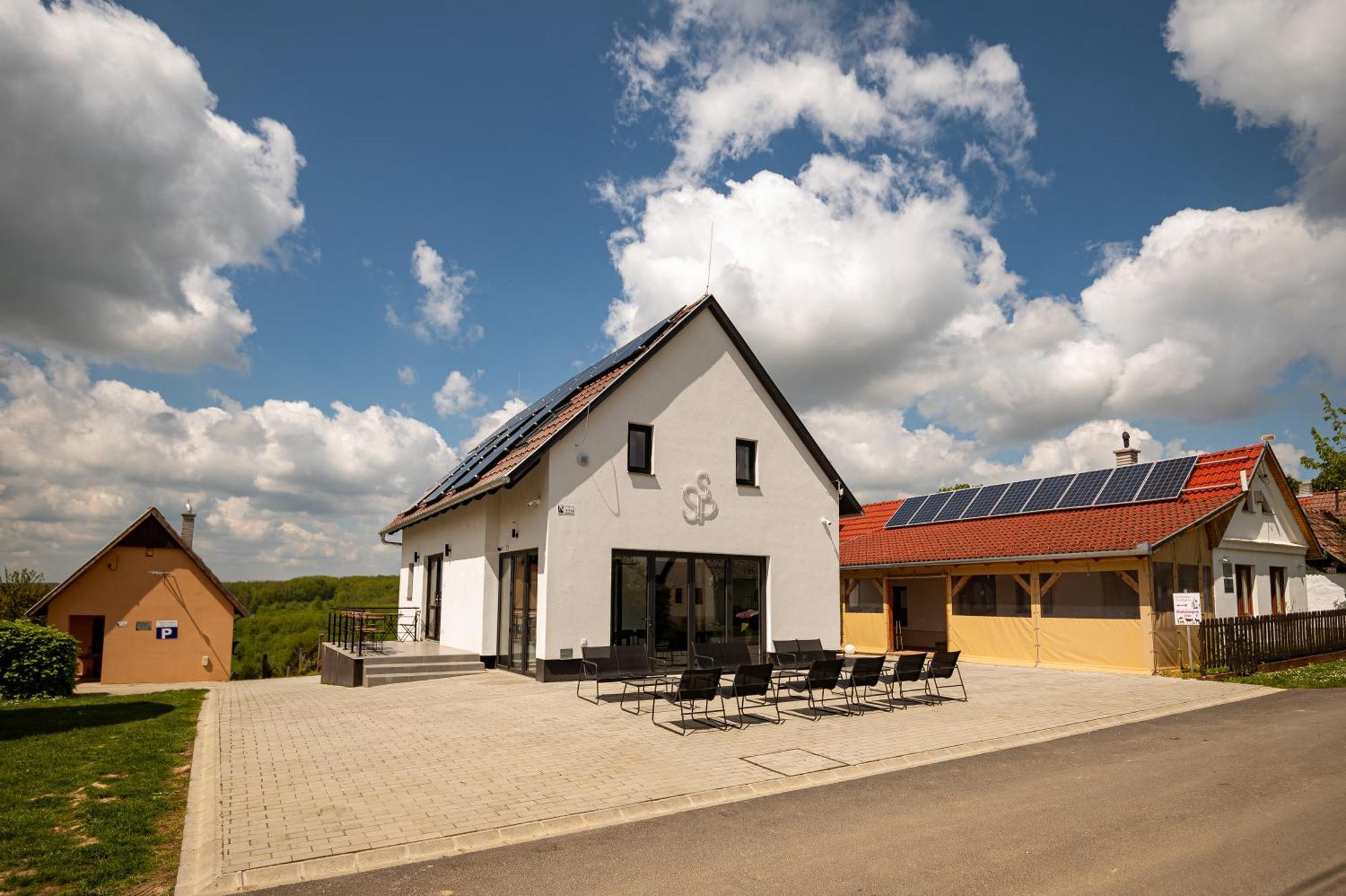 Foerhenc Wine House & Guesthouses I-Ii-Iii Nagykanizsa Exterior photo
